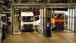 Inside The World's Biggest Truck Factory - Jalopnik