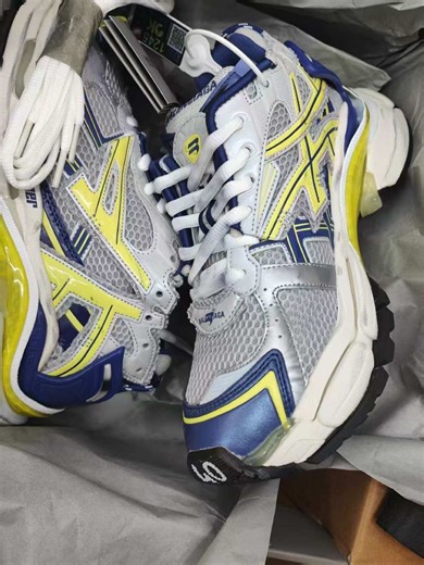 Videos de ONLINE SHOPPING (@xostyle.open) con “original sound - ONLINE SHOPPING”