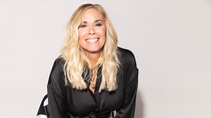 Leanne Morgan lands Netflix comedy series from Chuck Lorre (plus, two more specials!)