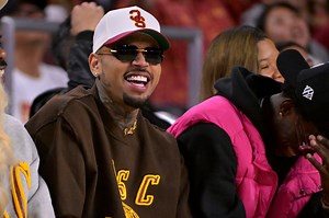 Chris Brown Thanks Manchester Jail At UK Show After Arrest