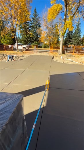 Chase Hummel on Instagram: "A lot of ⚔️’s for us white guys 👊😆🇨🇦✅🔥 . Crazy undertaking today but I’m the guy that would have to spend 4 hours sawcutting and cleaning the slurry off the fresh exposed aggregate wash, I hate it! I love the wet cuts on exposed, you can wash cut to cut and get a rhythm going ❤️‍🔥💦 For this job I used the 6’ missile from @cadillac_concrete_products to set the cut, 4’ and 3’ torpedo laser and then the blue laser beam to finish it and then Hand wipe it all with t