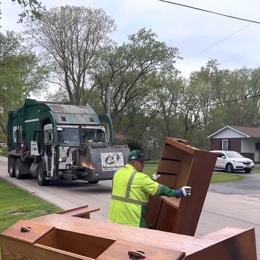 technology worker on TikTok