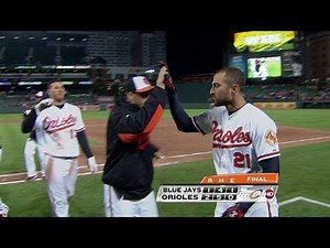 Markakis delivers a walk-off single to left