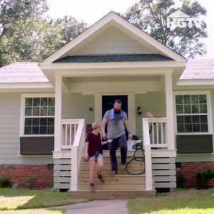 It doesn't get much hotter than a southern renovation 🔥 A sizzling new #HGTVHomeTown is on tonight at 9|8c. | HGTV