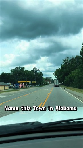 Can you name this town in Alabama without looking it up? Drop your guess in the comments! ⬇️🏡🌲 #TikTokAlabama #FYP #ForYouPage #Viral #CountryRoads