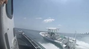 861K views · 10K reactions | Pa ovog nema ni u filmovima  Vlasnicima 'pobjegao' brod, u potjeru se uključila i policija | Večernji list | Facebook