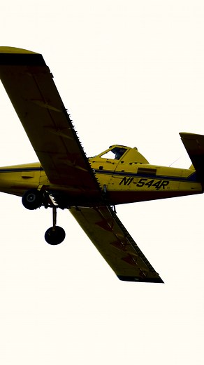Visiting a customer’s farm and the crop duster came through 💨 #JohnDeere #AgPro #CropDusting