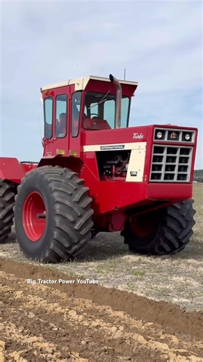 INTERNATIONAL 4366 Tractor Plowing #bigtractorpower #caseih #tractor