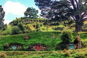 Kućice prekrivene zemljom prava atrakcija: Nisu za svakoga, a noćenje blizu Beograda košta 50 evra