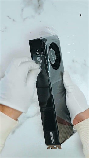 ASUS Radeon RX AI PRO R9700 Unboxing