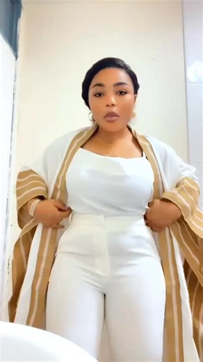 READY TO WEAR UK 🇬🇧| AFRICAN CLOTHING UK 🇬🇧 on Instagram: "Rich Aunty energy activated 💃🏽✨😍😍 She’s dancing in our 4-piece Aso Oke Buga set, crafted for women who love bold African fashion, premium Aso Oke, and standout traditional wear with a modern edge. Perfect for weddings, parties, celebrations, and everyday luxury. Discount price £65, Free Tracked 24H UK Delivery."