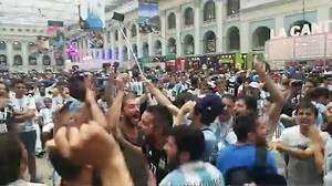 5K views · 46 reactions | #GrupoLPGenRusia | El festejo de los hinchas argentinos en Moscú, quienes a la distancia apoyan a la Albiceleste en su duelo con #FRA VIDEO: Violeta en Rusia | El Gráfico | Facebook