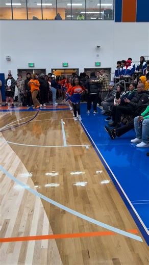 LMHAYC🎙️ Presents : 🚨The Hood Classic 🏀, Garfield Bulldogs vs Rainer Beach 🏖️ Vikings , Let Me Holla At You Coach Highlights 🎥: rbhs_cheerleaders Garfield Bulldogs - 0 Rainier Beach Vikings - 0 1st qt 🚨DM for Bookings #BMC LMHAYC 🎙️ #GetCertified #LMHAYC 🎙️ #Certified 💯 #1Hunnid #LMHAYCPerformance #HoopSZN #LineThatIshUpAtHalfcourt #WeOutsideWitIt #LookDopePlayDope #HighSchoolHoop 📌 Make sure to Like, Comment and Share! Also Follow our Facebook, Instagram, YouTube and TikTok Pages ‼️ |