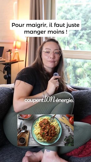 ✨ “Pour maigrir, il faut juste manger moins !” 🌸 Non, il faut manger juste pour se sentir bien. Ton corps n’a pas besoin de privation, mais de nourriture qui soutient ton énergie, ton humeur et ta pratique. ♥ Moins ne veut pas dire mieux. Mieux, c’est : 🌿 Des repas complets 💧 Une bonne hydratation 🏋🏻‍♀️ Du mouvement intelligent 😴 Et du repos 💫 Ton équilibre commence quand tu arrêtes de te battre contre ton corps. Follow @m.t_pilates pour apprendre à lui faire confiance. | m.t_pilates