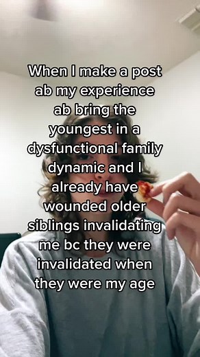 Understanding Sibling Dynamics: The Youngest Sibling Experience