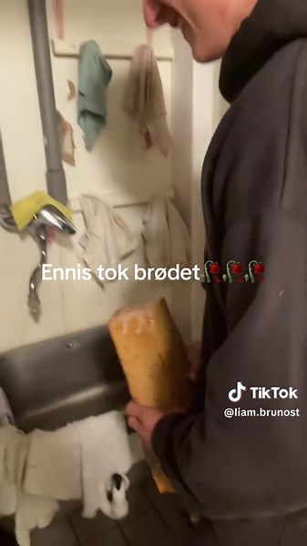 liam.brunost (@liam.brunost)’s videos with yelda by yhapojj CYBER SPEED - cyberundergr0und