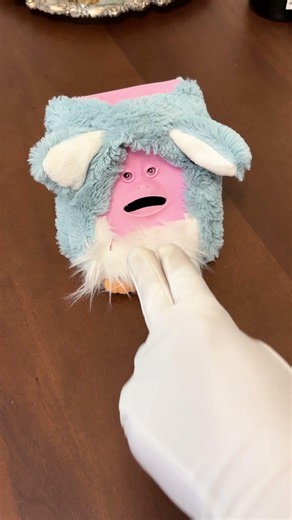 furby boils his fingers