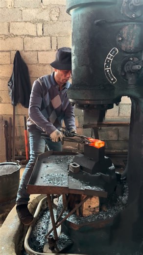 Auto Machine Forged #shortvideo #forgingprocess #handmade #blacksmith #bladeknife #forgedfromiron