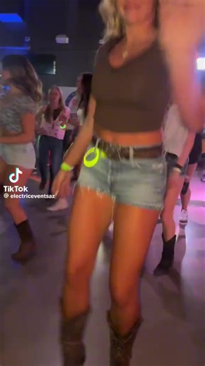 Come out to our Line Dancing Night this Saturday 8/9! Doors open at 5pm @Electric Events AZ #aznightlife #azbars #linedancing #country