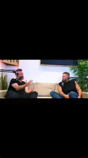 Gavin Bain and Billy Boyd are the duo who were known as syllables and Boyd who both faked being American rappers and allegedly took the music world by storm, but that's for a whole other video of it's own 🙌 This video is the story of Gavin Bain and his innocent and accidental discovery of a Simon Cowell and Max Clifford 'paid for, off the books' type of 'party' 👀 Listen to the type of people who Gavin says were in attendance at the 'party' in question 💯 Dooeysdream - TikTok #syllables #billyb