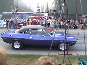 Hemi Challenger vs Lambo Fore More ► Legendary Muscle Cars | Legendary Muscle Cars