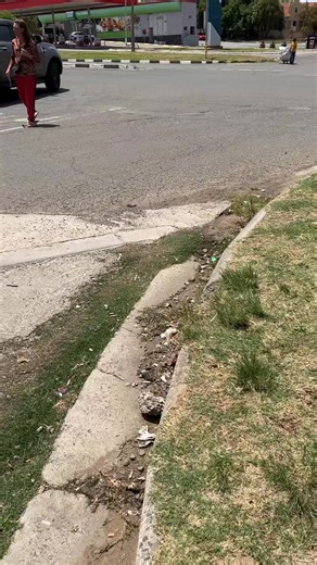 841K views · 93K reactions | She got surprised while begging at the traffic light #kindness | BI Phakathi | Facebook