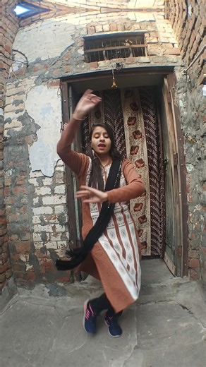 “Pyar Ki Yaad 💖 | Romantic Dance Short”#yaad #romanticdance #lovedance #coupledance #shorts