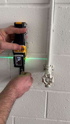 The green laser line assists with aligning to odd shaped surfaces | Reekon Tools