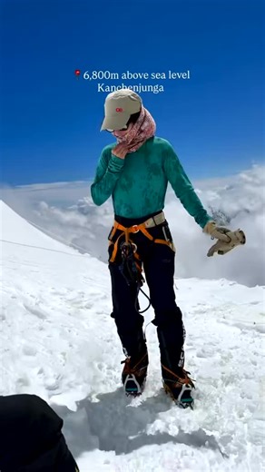 ✨ Special Deals & Discount Trek Packages (Helicopter return available) Everest Base Camp Trek Annapurna Base Camp Trek Manaslu Circuit Trek Langtang Valley Trek 🧗 6000m Peak Climbing Adventures: Mera Peak (6,476m) Lobuche Peak (6,119m) Island Peak (6,189m) Perfect for both beginner and experienced climbers. 🌟 Why Choose Everest Sherpa Expeditions? Best Price Guarantee Flexible Dates & Custom Itineraries Experienced Sherpa Guides Heli Return Options Full Support from Arrival to Ascent With us, 