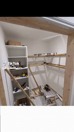 📹️ @diyaccountant The ultimate compact Handheld Circular Saw & Track package, perfect for precision cuts on the move.⁠ ⁠ This package includes the 2-piece Evolution ST2800, 2.8m circular saw track. Made from strong and sturdy 6063 T5 Aluminium Alloy and including a pair of clamps, connecting blocks and a 1.4m carry bag its perfect for cutting sheet materials and achieving straight line cutting.⁠ ⁠ Get the bundle today: https://shop.evolutionpowertools.com/products/r185ccsx-circular-saw-with-tct