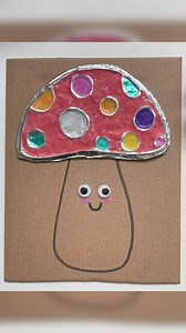 DIY foil toadstool art 🍄 If you are anything like me and love toadstool crafts you have to try this!! After drawing your picture, create raised edges with a hot glue gun. Then cover the design with kitchen foil to reveal the spots. Finish by adding bold color using acrylic paint markers for a bright, textured look. It’s simple but so effective! And it’s the perfect autumnal kids craft! And as always this eco-friendly idea uses simple supplies you already have at home. Don’t forget to FOLLOW & S