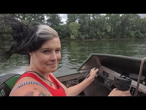 A Most Awesome Day River Metal Detecting With Crazy Lamp Lady