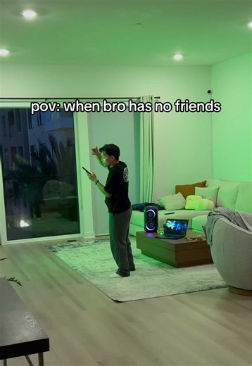 nobody showed up.. 🥲 #funny #comedy #relatable #meme #bluetoothspeaker