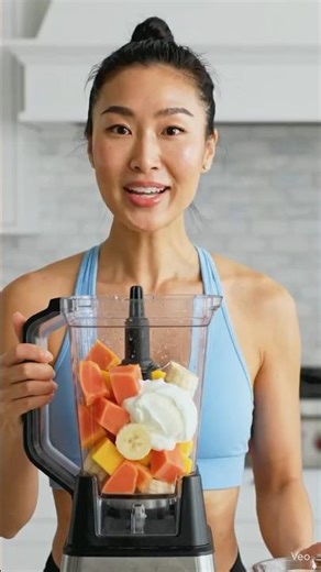 Tropical Fat-Burning Smoothie (Papaya + Mango)