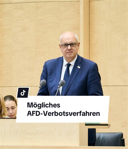 Prüfung eines möglichen AfD-Verbotsverfahrens auf den Weg bringen — in seiner letzten Rede als Bundesratspräsident hat Bürgermeister Andreas Bovenschulte dafür geworben, eine gemeinsame Arbeitsgruppe von Bund und Ländern einzusetzen. Diese soll sorgfältig prüfen, ob die rechtlichen Voraussetzungen für ein Verbotsverfahren gegen die AfD vorliegen. Zum Abschluss seiner Bundesratspräsidentschaft blickte Bovenschulte außerdem auf die vergangenen zwölf Monate zurück. Besonders am Herzen lagen ihm dab