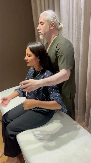 Chiropractic Shoulder Adjustment for Pain Relief | Dr. Sudarshan in Ahmedabad