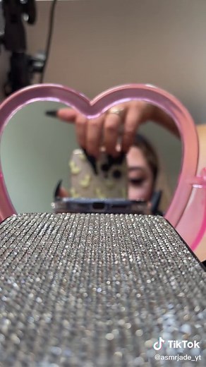 #asmr #asmrjade #builduptapping #texturedasmr #asmrscratching