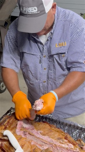 This wild smoked pig was so tasty and juicy. Check out the full catch and cook on my YouTube channel (Kendall Frederick) #Kfred #kfredseasoning #kfredseafoodboil #kendallfrederickonyoutube #kfredfishfry #wildpig #catchandcook | KFRED