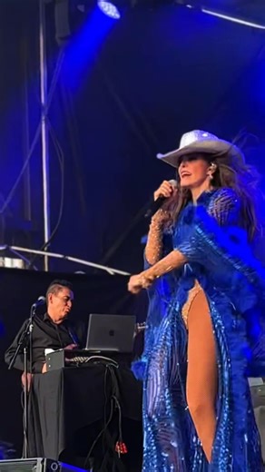 #MiCorazon me dice si aunque mi mente dice no... 🎼🎸 | Ana Barbara