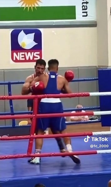 اذا كان خصمك القاضي فمن تقاضي ؟ #capcut #الشعب_الصيني_ماله_حل😂😂 #بغداد #العراق #اكسبلور #ترند #ملاكم #ملاكمة_الابطال🥊💪🏻 #ملاكمة_الابطال🥊💪🏻_عشق_لاينتهي💪✌🏿🔥🦅 #boxing🥊 #boxing #ابطال_العراق