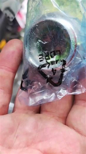 Unboxing the most popular bike bottom bracket Hollowtech II.