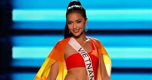 Ngọc Châu khoe cơ bụng khi diễn bikini ở bán kết Hoa hậu Hoàn vũ