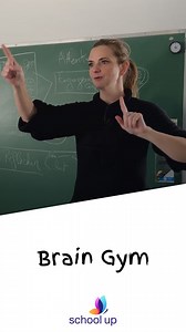 🚀 Le Brain Gym : mythe ou vraie aide pour les élèves ? 🧠 "Fais des mouvements croisés, ça va connecter tes deux hémisphères !" 👉 Spoiler : c'est faux ! Les neurosciences l’ont prouvé, ces exercices ne renforcent pas les connexions entre le cerveau gauche et le cerveau droit. ❌ Un neuromythe… mais pas une perte de temps ! 💡 Les mouvements et la respiration ne "connectent" pas le cerveau, mais ils aident à la concentration ! 🔹 Bouger permet de relancer l’attention 🏃‍♂️ 🔹 Respirer profondéme