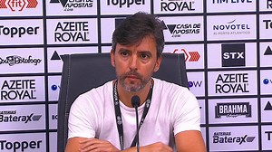 Vice-presidente de futebol, Gustavo Noronha faz o anúncio que Eduardo Barroca não é mais técnico do Botafogo