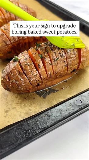 A sharp knife and some honey butter are all you need to transform basic sweet potatoes into tender, flavorful, and extra-special Hasselback Sweet Potatoes! They are tasty, beautiful, and, yes, naturally gluten free! Comment RECIPE and I’ll send you the link, or search “cupcakes and kale chips hasselback sweet potatoies”. https://cupcakesandkalechips.com/hasselback-sweet-potatoes/ #SweetPotatoes #HasselbackSweetPotatoes #SideDish #GlutenFreeSideDish #NaturallyGlutenFree #GlutenFreeFoodie #GlutenF