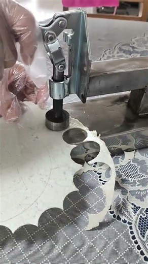 Manual holy communion bread cutting machine from mary 0086-15514392005