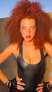 😍 Copper Curls magic from Wella Ambassador @jhair_stylist at #WellaDestination2023 #Backstage #WellaColor #CurlyHair #HairTransformation | Wella Professionals