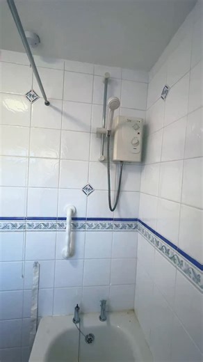 This old electric shower wasn’t going to do, seeing as they now have a nice new powerful combi boiler, so a new bar mixer shower it is!! @mirashowers much better. Do people like the dual outlet options, I think for a few quid extra it’s a great choice. This bathroom is being redone in about a year so the old leccy shower will come out then! 👊🏻 #Bathroom #Shower #Mira #Plumbing #irbheating | I.R.B Heating