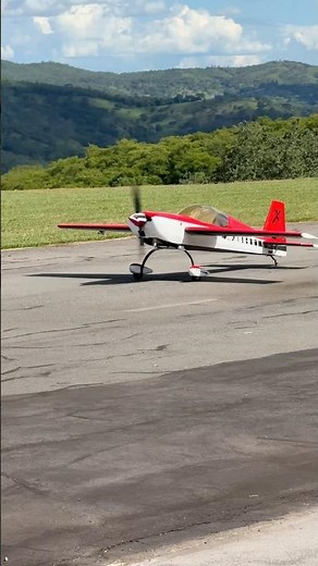 On Rails: Extreme Flight Extra 300 🛤️🚀