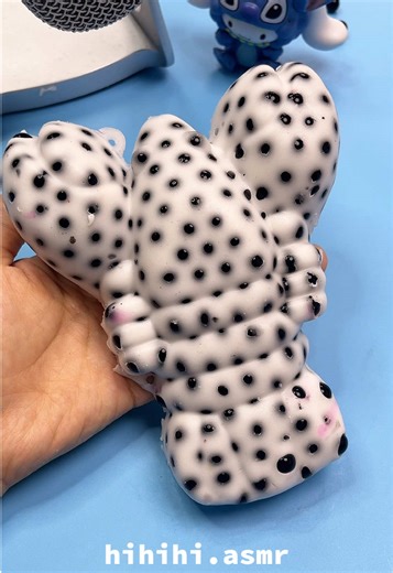 Lobster Pinch ASMR Experience